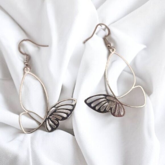 Dangling Butterfly Earrings   - Picture 2 of 4